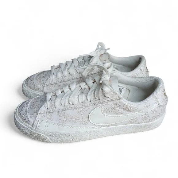 Niker Blazer Low Women's Size 8 White Floral Sneakers - Picture 4 of 10